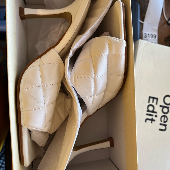 Chic White Quilted Heeled Mules - Picture 4 of 5